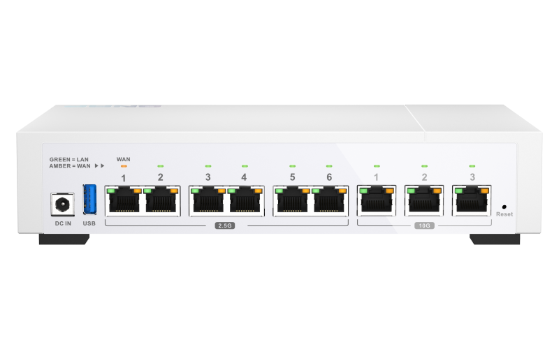 美品　QHora-322 ルーター 2.5GbE/10GbEポート QHora-322-US